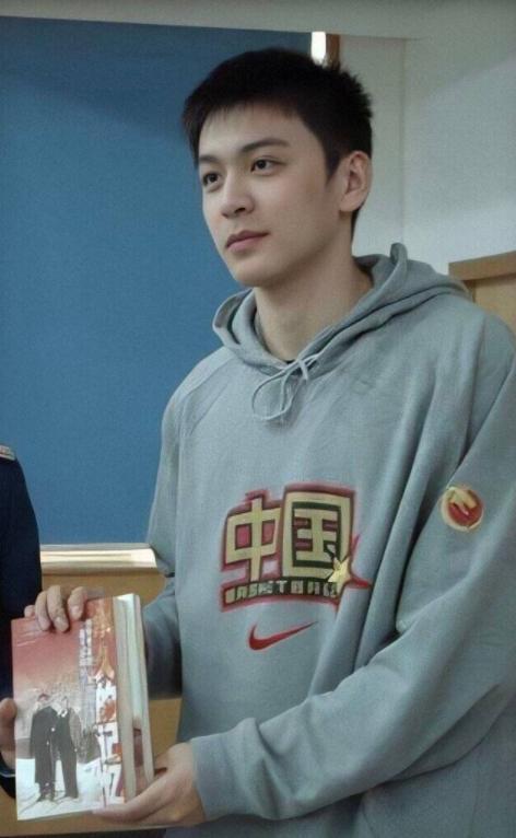 明星网红有多瘦啊男生,他们是如何保持如此瘦削身材的？