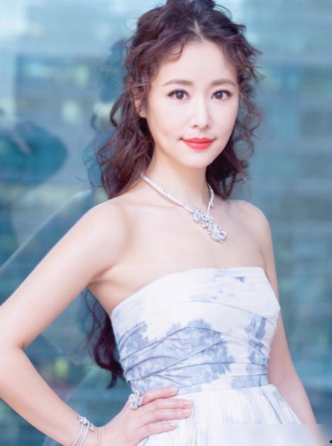 女明星网红现场视频大全,网红女明星现场风采瞬间大盘点