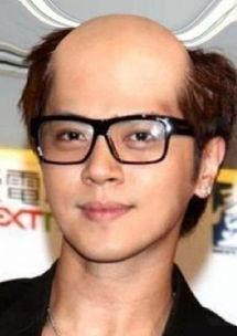 明星网红秃头假发是谁,揭秘网红秃头假发背后的明星制造者