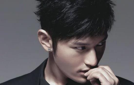 巨蟹男明星网红是谁,揭秘网络红人背后的巨蟹魅力