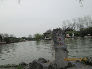 今日瓜洲一水间下一句,千古风流人物