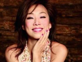 小眼睛明星网红,独特魅力引领潮流风尚