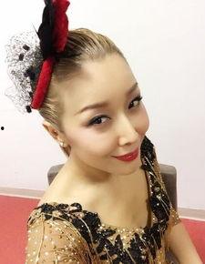 小眼睛明星网红,独特魅力引领潮流风尚