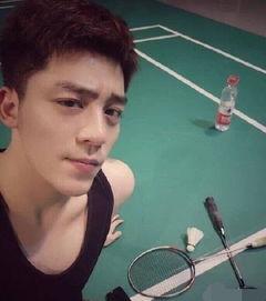 素人撞脸明星网红,意外撞脸明星网红，生活瞬间走红